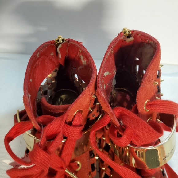 Michael Kors leather high studded sneakers w/zipper size 7. - Picture 5 of 6